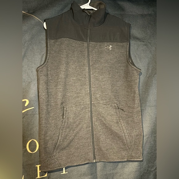 Under Armour Vest - Picture 3 of 5